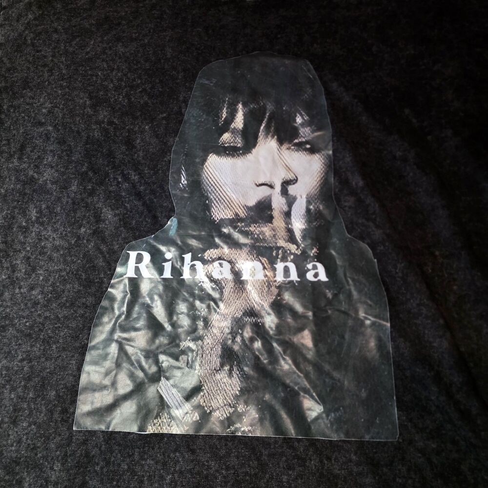 Iron On Rihanna T-shirt Xl